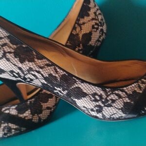 Ann Taylor Black and Cream Heels with Snakeskin Pattern